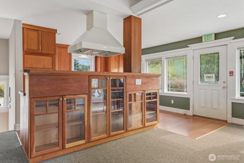 10516 E Riverside Drive Bothell WA 98011