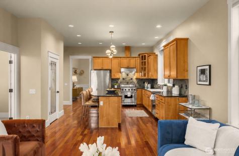 8360 Loyal Way NW Seattle WA 98117