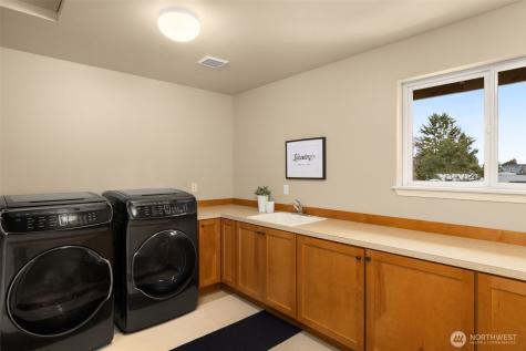 8360 Loyal Way NW Seattle WA 98117