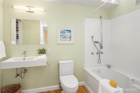 2466 Westlake Avenue N Seattle WA 98109