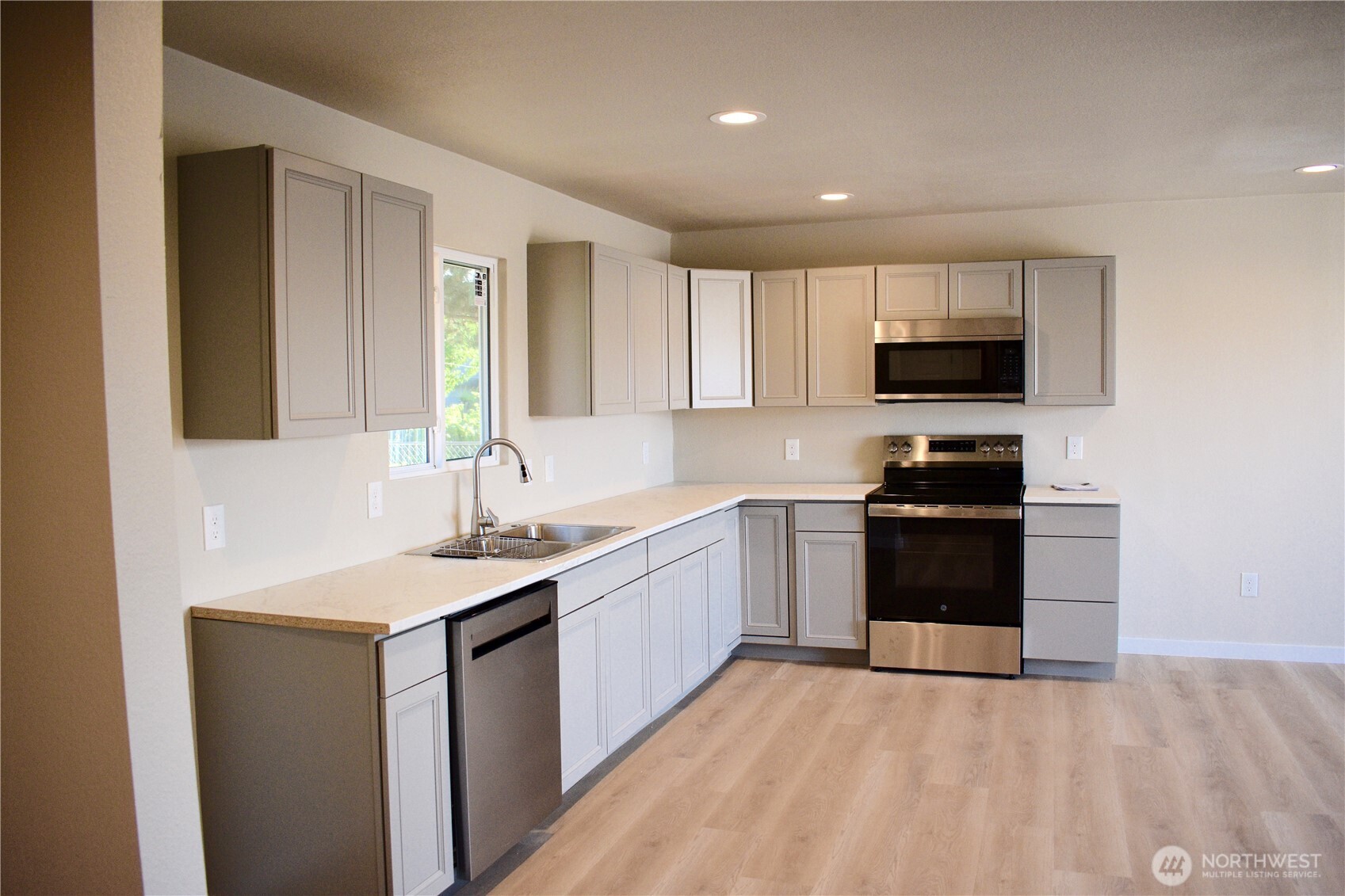 9854 Apple Road NE Moses Lake WA 98837