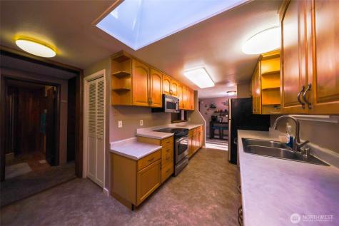 6014 162nd Street E Puyallup WA 98375