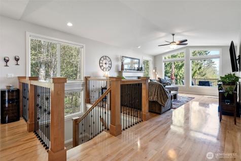 7989 E Barsay Lane Port Orchard WA 98366