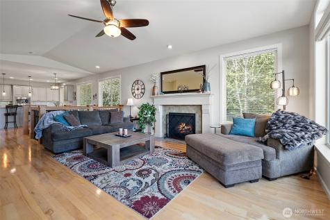 7989 E Barsay Lane Port Orchard WA 98366
