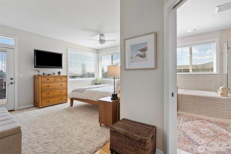 7989 E Barsay Lane Port Orchard WA 98366