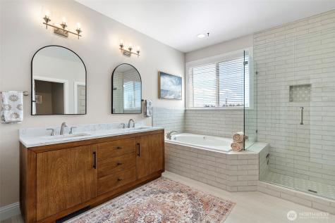 7989 E Barsay Lane Port Orchard WA 98366