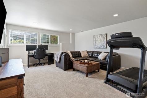 7989 E Barsay Lane Port Orchard WA 98366