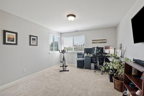 7989 E Barsay Lane Port Orchard WA 98366