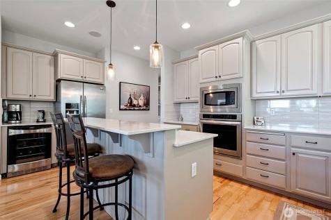 7989 E Barsay Lane Port Orchard WA 98366
