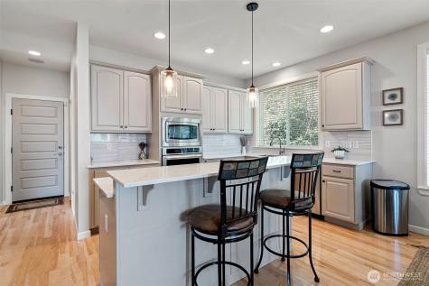 7989 E Barsay Lane Port Orchard WA 98366