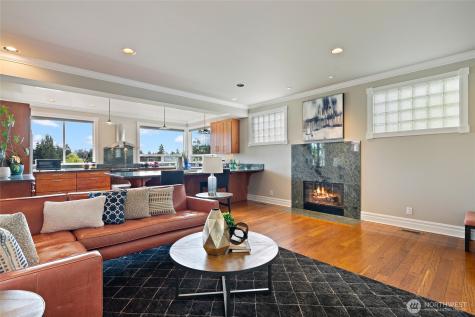 6222 37th Avenue NE Seattle WA 98115