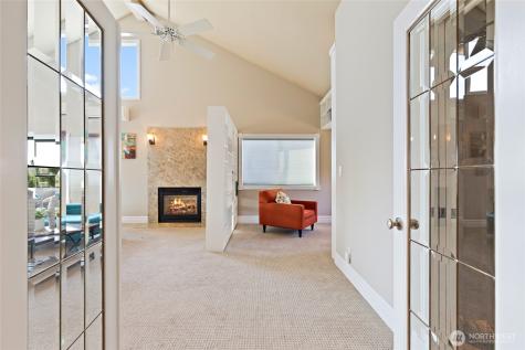 6222 37th Avenue NE Seattle WA 98115