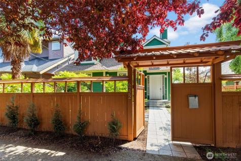 6222 37th Avenue NE Seattle WA 98115
