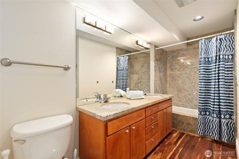 6222 37th Avenue NE Seattle WA 98115
