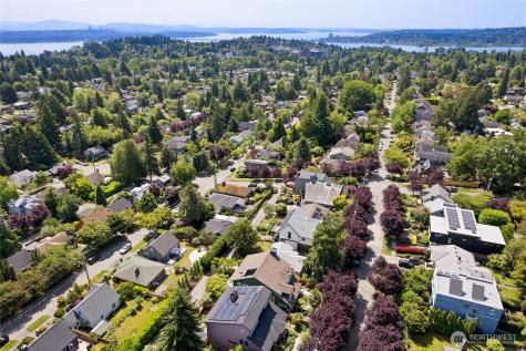 6222 37th Avenue NE Seattle WA 98115