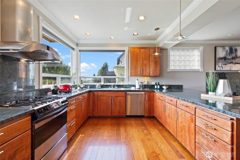 6222 37th Avenue NE Seattle WA 98115