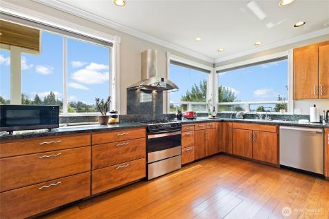 6222 37th Avenue NE Seattle WA 98115