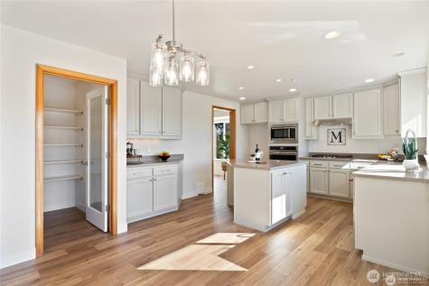 2255 Aviator Lane Oak Harbor WA 98277