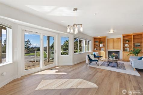 2255 Aviator Lane Oak Harbor WA 98277
