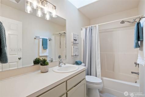 2255 Aviator Lane Oak Harbor WA 98277