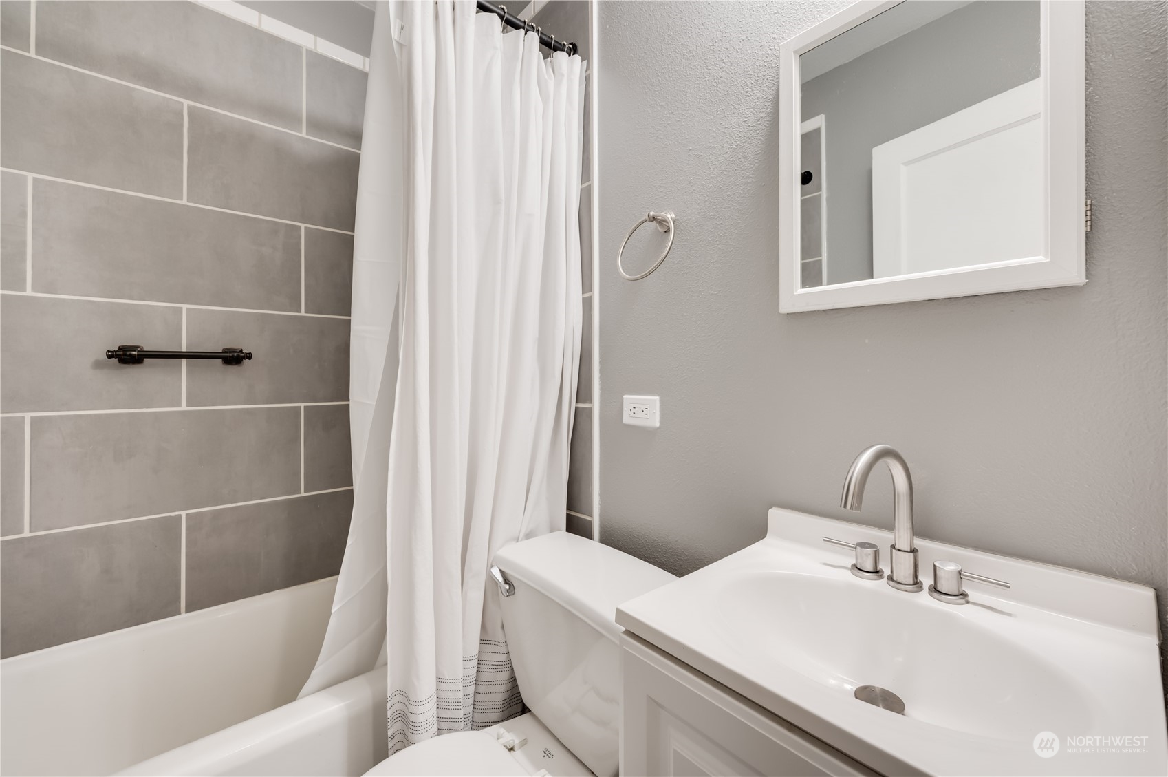 1415 S 84th Street Tacoma WA 98444
