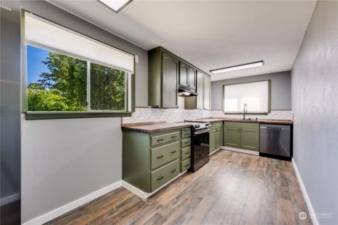 1415 S 84th Street Tacoma WA 98444