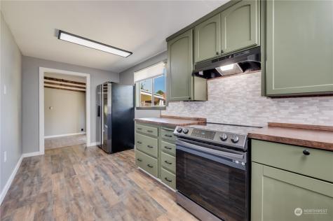 1415 S 84th Street Tacoma WA 98444