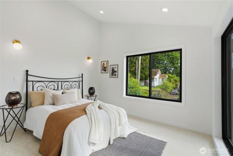 1122 N 34th Street Renton WA 98056