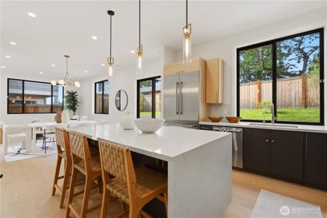 1122 N 34th Street Renton WA 98056
