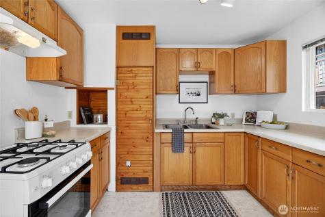 2827 SW Nevada Street Seattle WA 98126