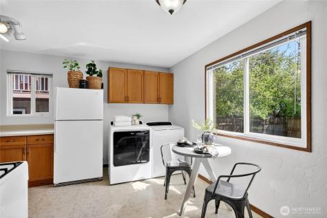 2827 SW Nevada Street Seattle WA 98126