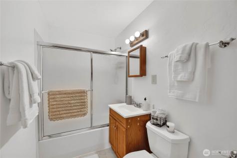 2827 SW Nevada Street Seattle WA 98126