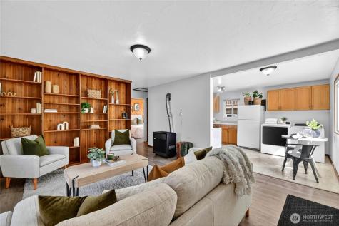 2827 SW Nevada Street Seattle WA 98126