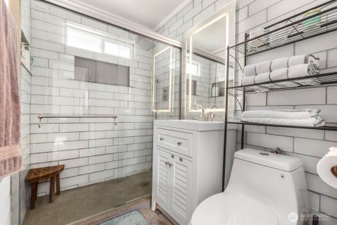 10038 59th Ave S Seattle WA 98178