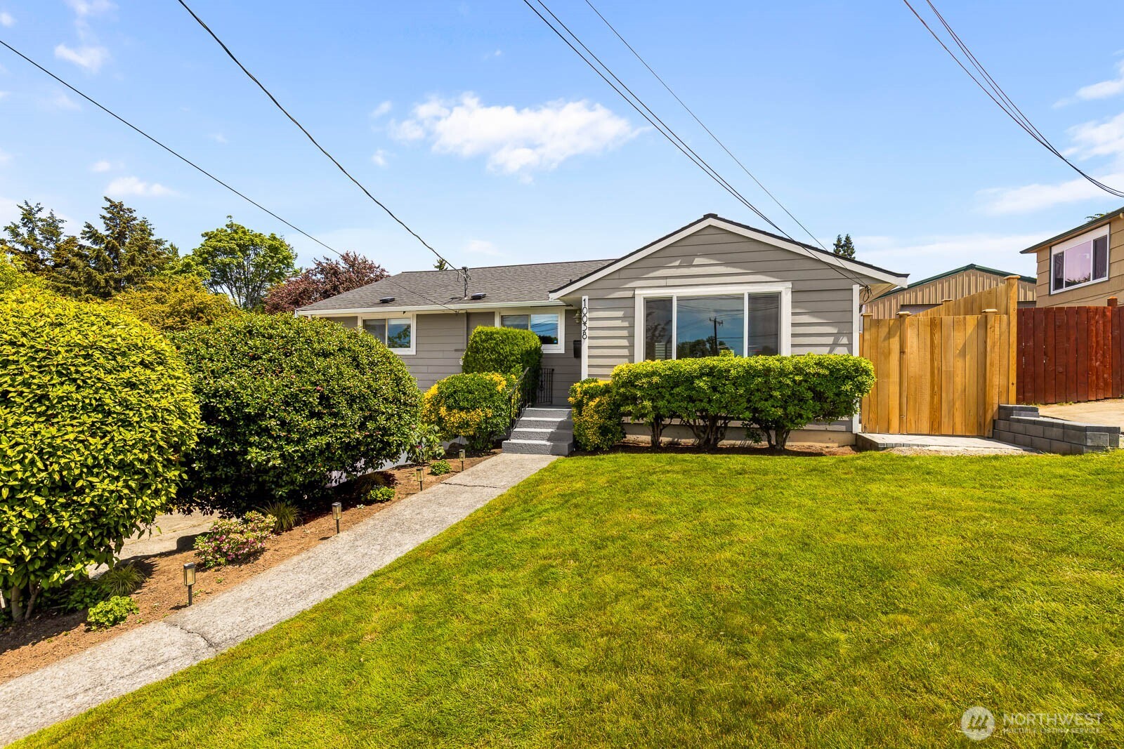 10038 59th Ave S Seattle WA 98178