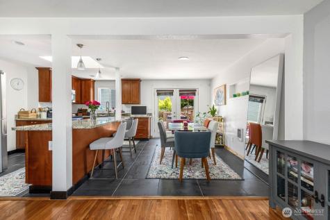 10038 59th Ave S Seattle WA 98178