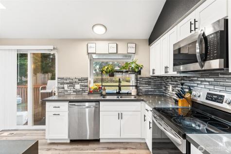 2811 SW 337th Street Federal Way WA 98023