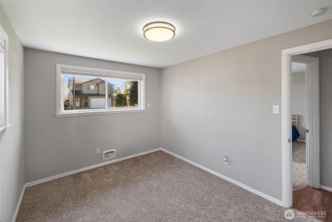 123 115th Street E Tacoma WA 98445