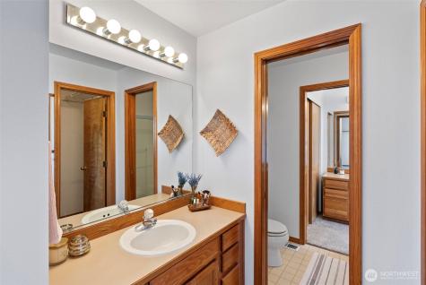 20165 Bue Rund Loop NE Poulsbo WA 98370