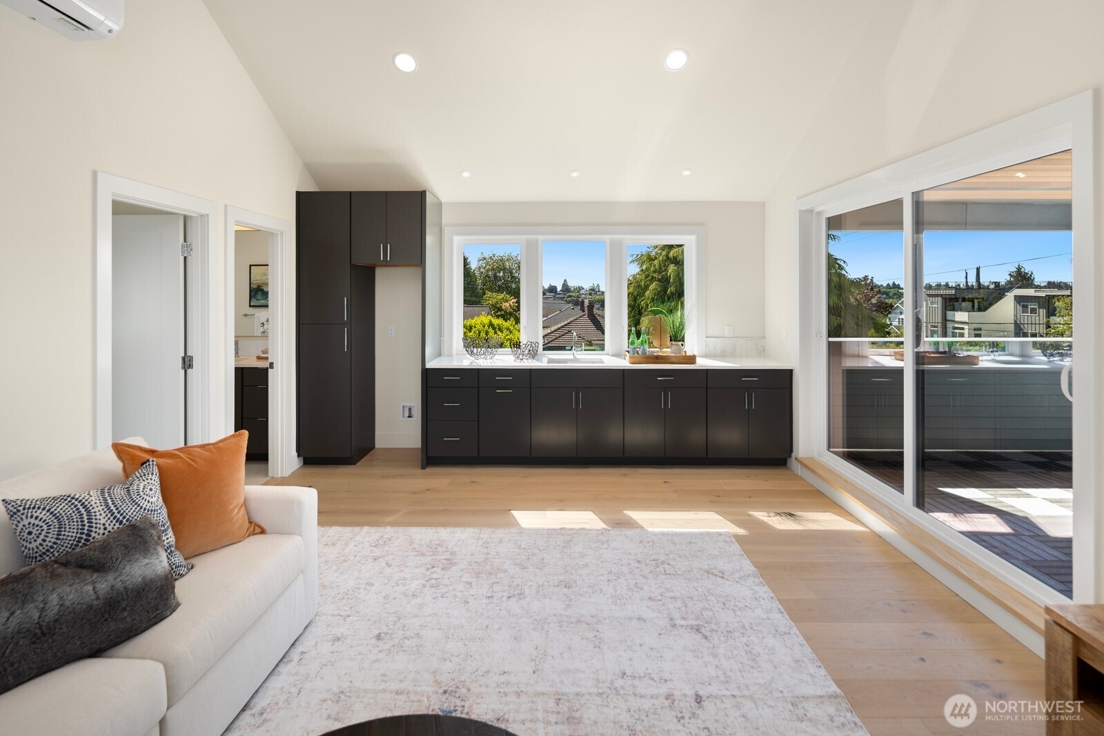 3250 29th Avenue W Seattle WA 98199