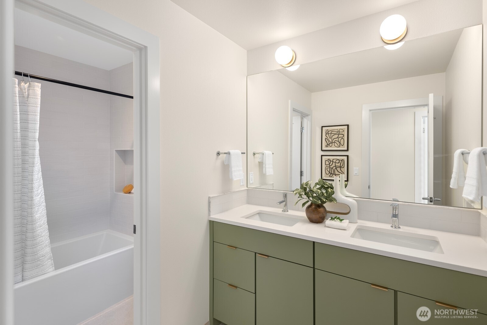3250 29th Avenue W Seattle WA 98199