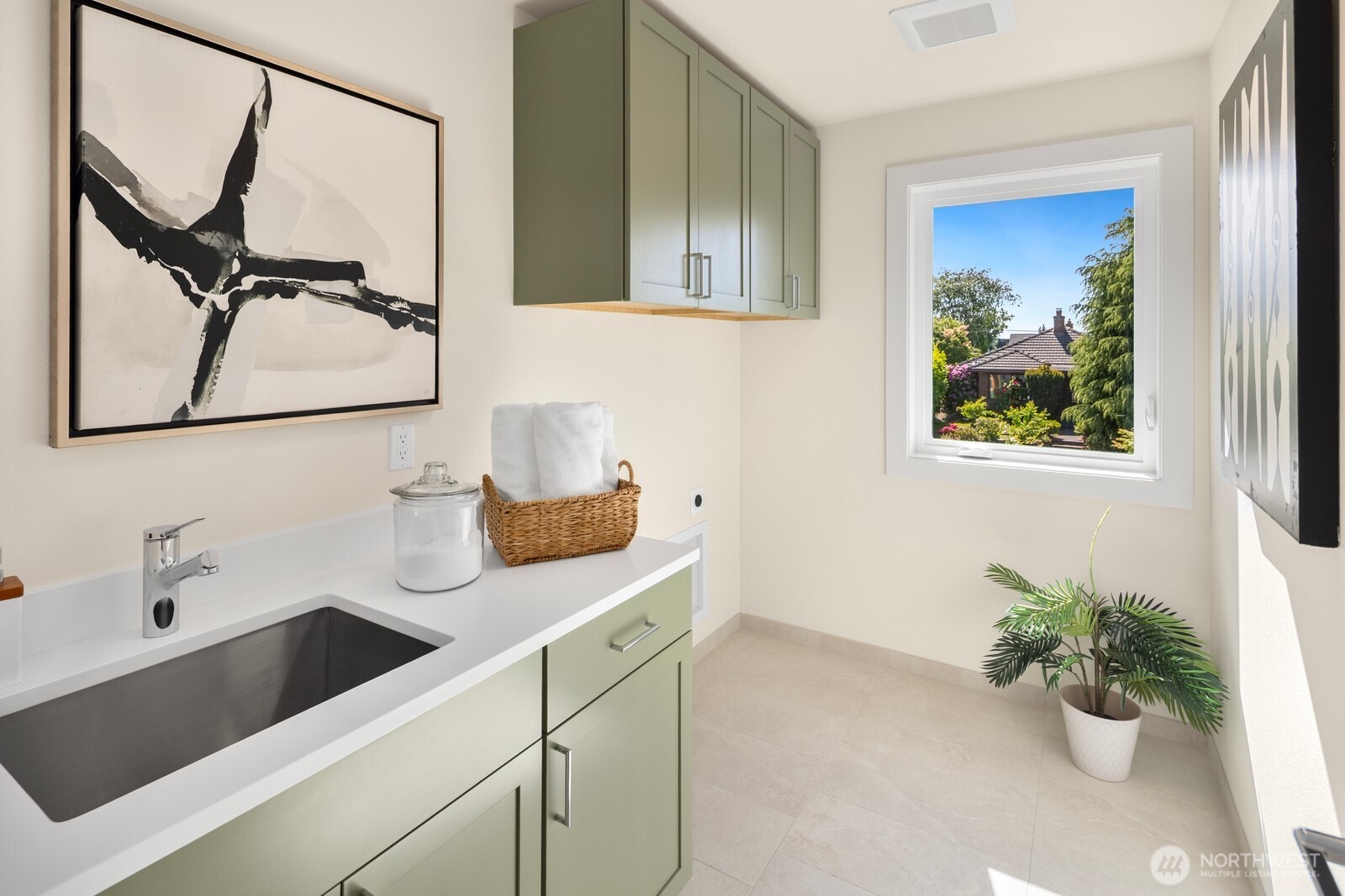 3250 29th Avenue W Seattle WA 98199
