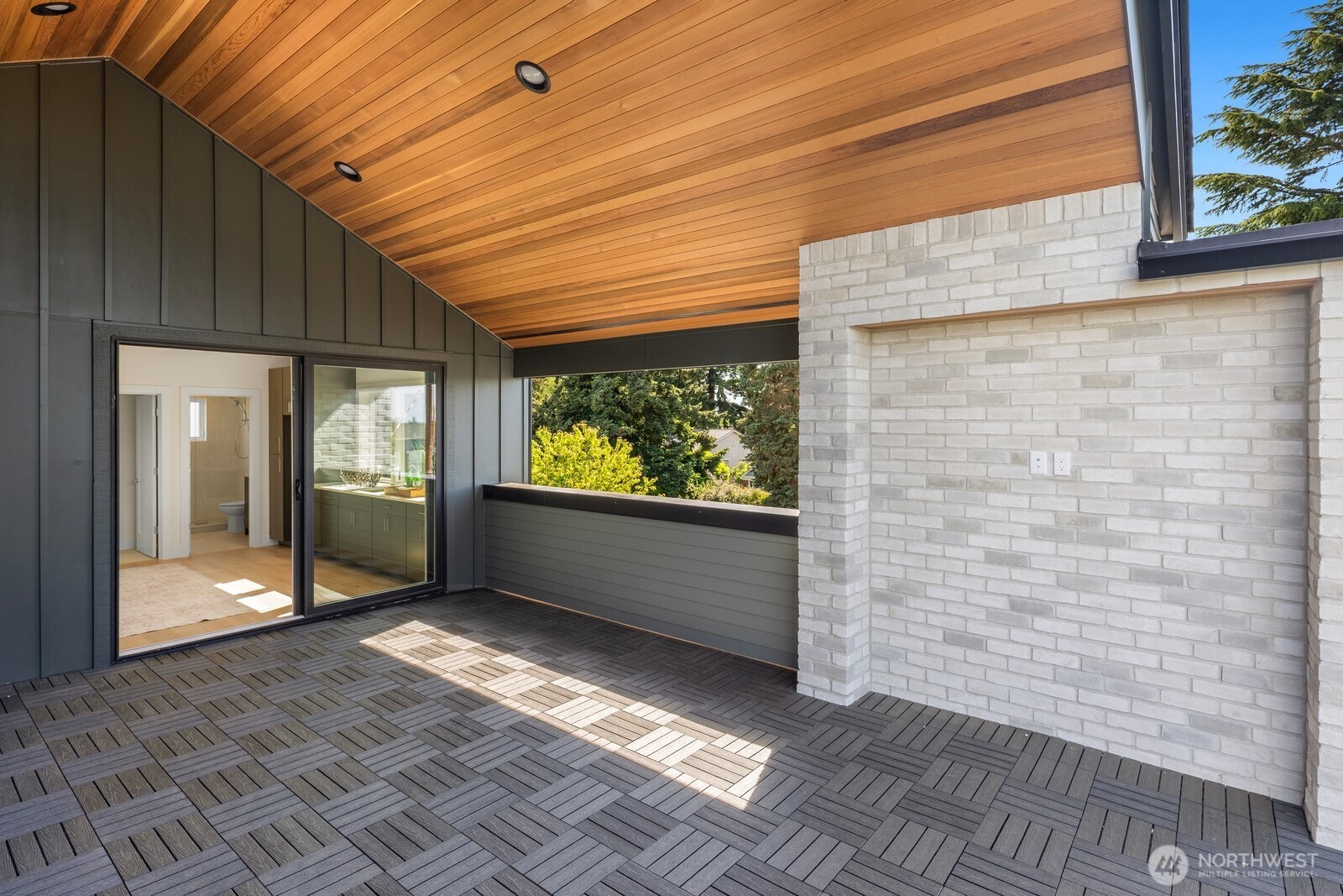 3250 29th Avenue W Seattle WA 98199