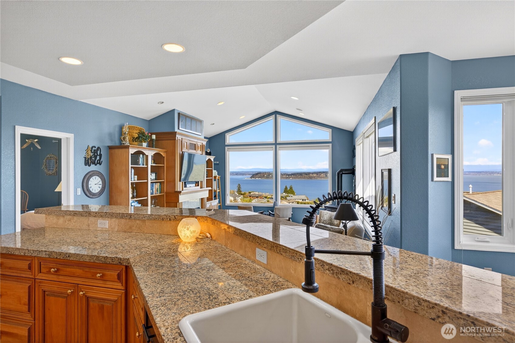 4621 Tanner View Drive Clinton WA 98236
