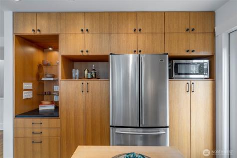 2621 2nd Avenue N Seattle WA 98109