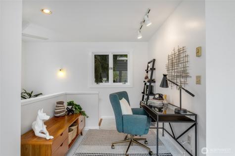 2621 2nd Avenue N Seattle WA 98109