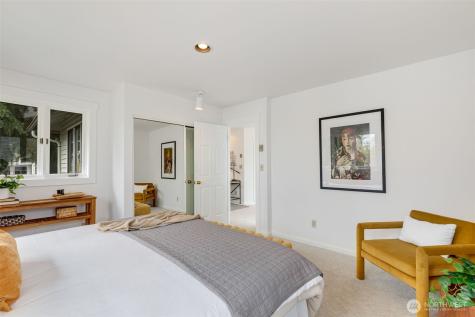 2621 2nd Avenue N Seattle WA 98109