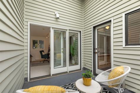 2621 2nd Avenue N Seattle WA 98109