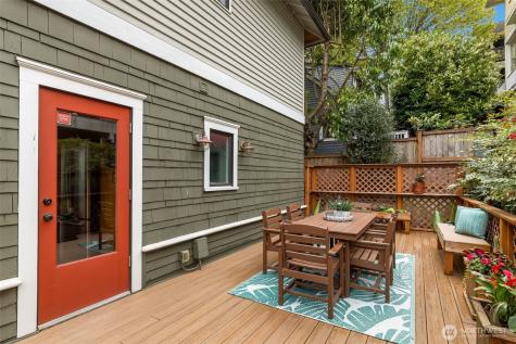 2621 2nd Avenue N Seattle WA 98109