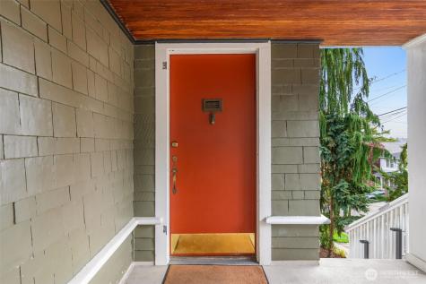 2621 2nd Avenue N Seattle WA 98109